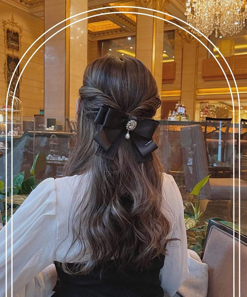 10+ Beautiful Claw Clip Hairstyles To Adorn Your Look